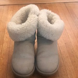 Ivory ankle uggs